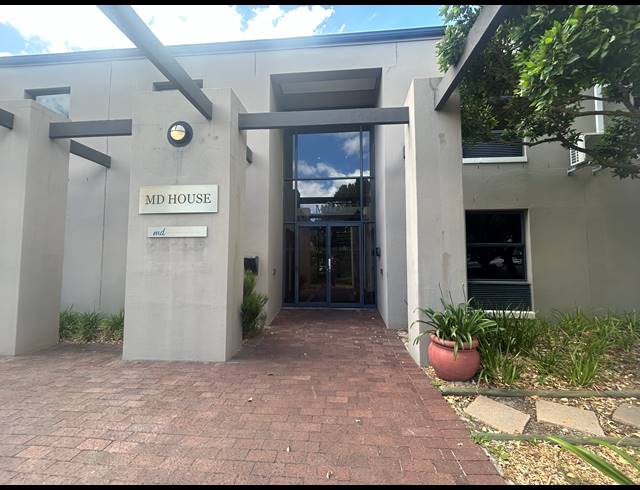 122M² OFFICE TO LET IN KENILWORTH